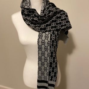 Micheal Kors Reversible Scarf